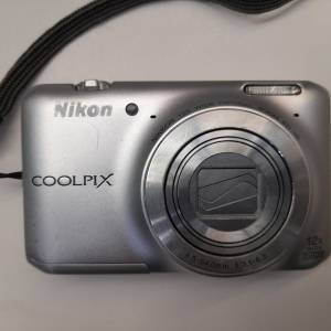 古董Nikon Coolpix S6400 Supreme CCD Camera