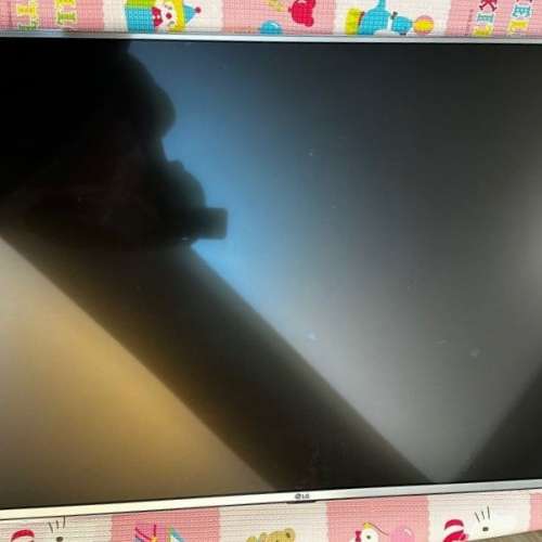 突然唔著 LG 49吋 49UH7700 4K SMART TV 眼見電視機一部冇其他配件