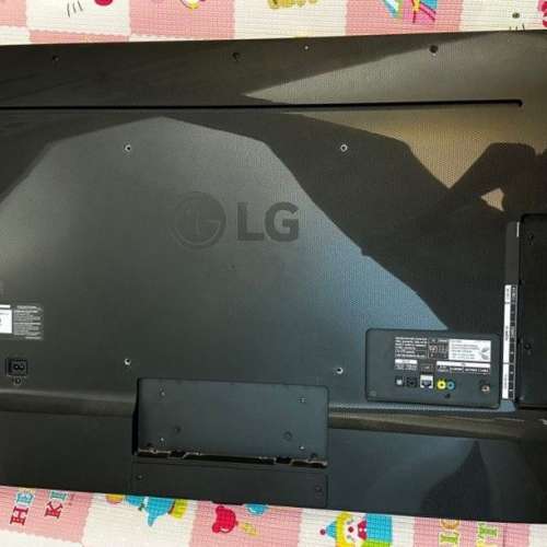 突然唔著 LG 49吋 49UH7700 4K SMART TV 眼見電視機一部冇其他配件