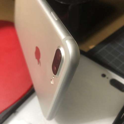 代友出售，phone 7 plus  256gb  silver  銀色