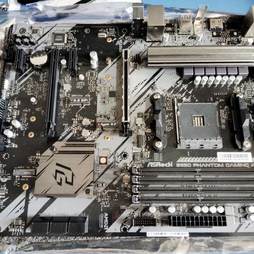 ASRock B550 Phantom  Gaming 4 DDR4 ATX主板 (99%新，未上過機，私保1個月)