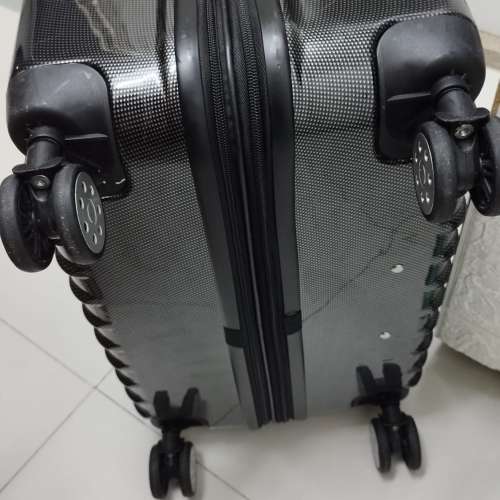 Mihk 30吋萬向輪旅行行李箱喼30kg all direction travel luggage suitcase