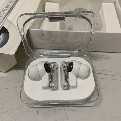99%New Nothing Ear a B162 White