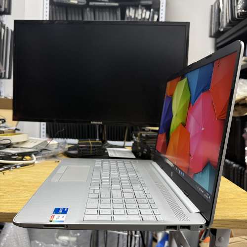 HP Laptop 15s (11代 4核 i5 / 15.6" 全高清 / Win 11 / 永久Office / SSD) du3014TU