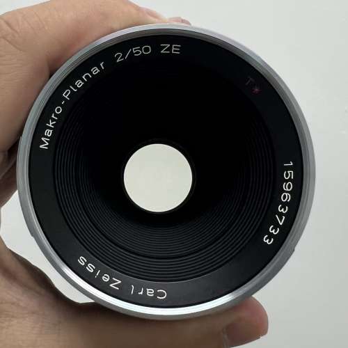 Zeiss Planar 50mm F2 ZF.2 CANON