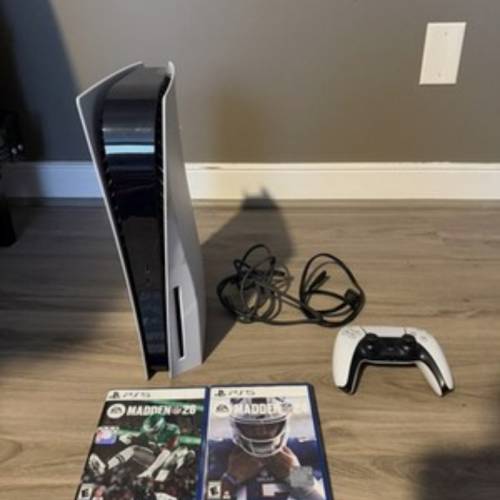 索尼 PlayStation 5 光盘版本 825GB 带控制器、电线和 Madden 26!!!