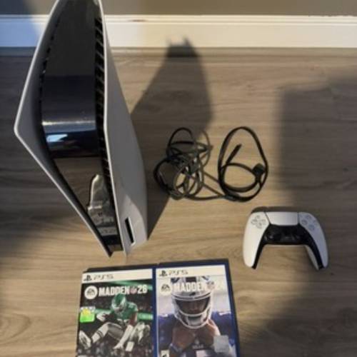 索尼 PlayStation 5 光盘版本 825GB 带控制器、电线和 Madden 26!!!