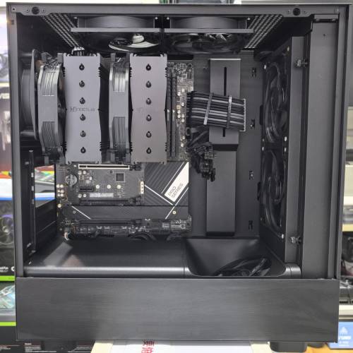 DDR4 主機 i7 13700K MSI PRO Z790-A  Cosair DDR4 32GB 980 Pro 2TB 
1000W 火牛 ...