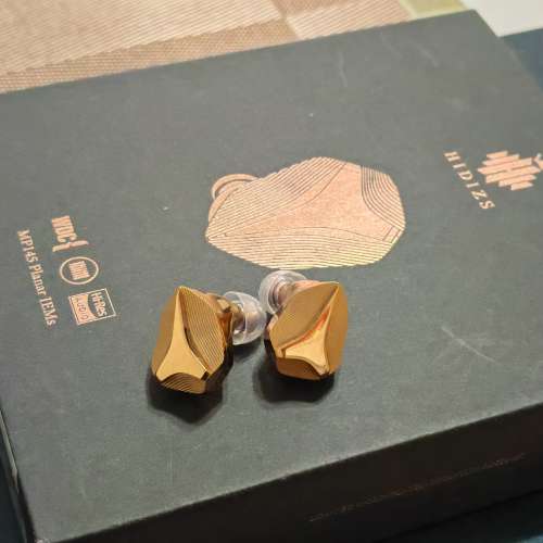 正常氧化 HIDIZS MP145 LIMITED GOLDEN TITANIUM EDITION 新淨冇花崩 性能狀態良好