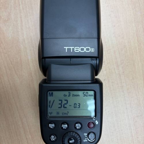 神牛 TT600s，Salens 磁吸蜂巢套件，大柔光箱套件