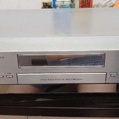 原裝Panasonic DMR-E20 Player, 220V, 華麗高級，漂亮全鋁質面板，原裝日本製造，用...