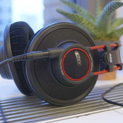AKG 702 headphone