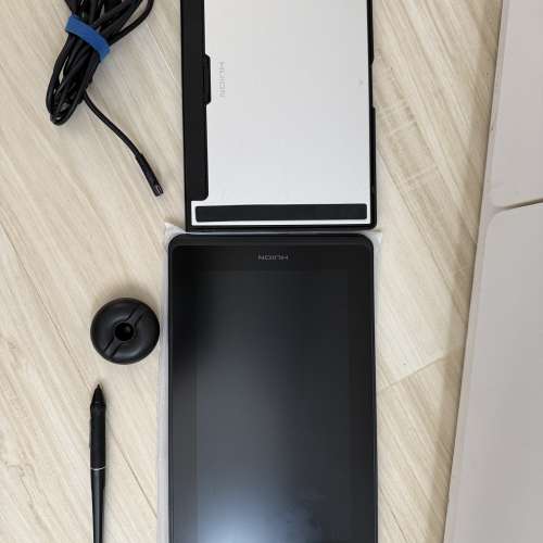 huion kamvas 12 pro 繪圖板 (Wacom 代替品）