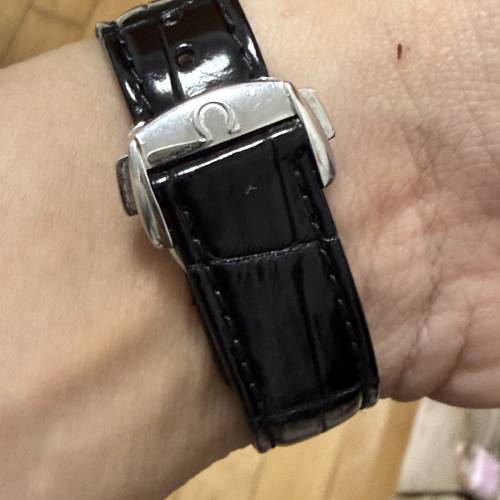 好𠃊靚😆 omega 23133392155002 18K黃金鋼 少有貝母面鑽石字 出世咭 原裝盒 $26888