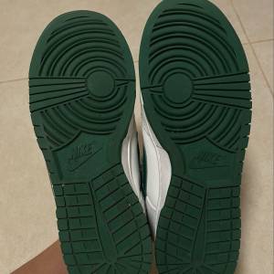 nike Dunk Low green white