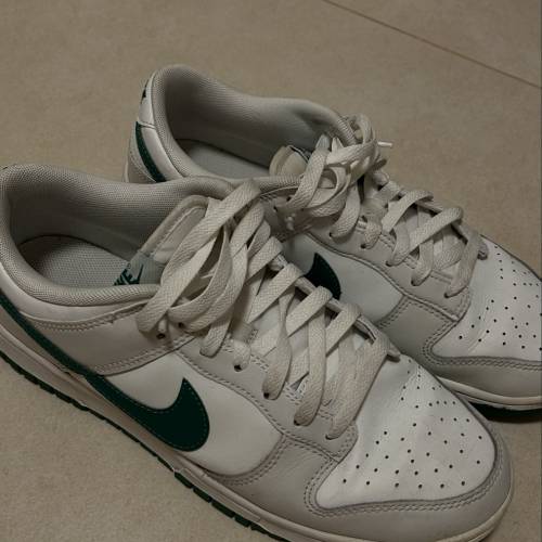 nike Dunk Low green white