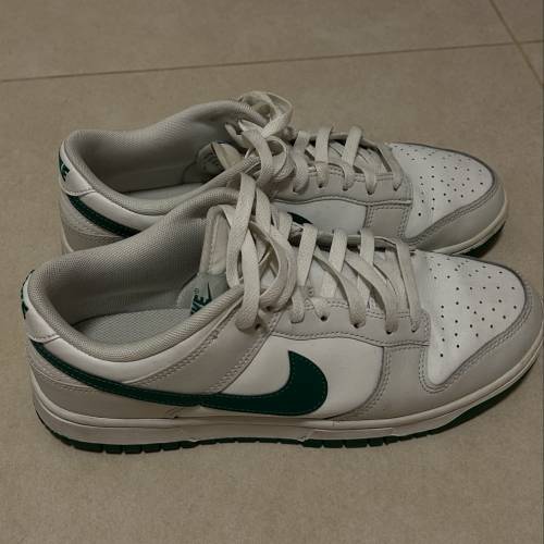 nike Dunk Low green white