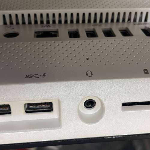 HP 23" All-in-one電腦，i3，8GB RAM，240GB SSD，2GB獨立顯示卡，合文書，上網，功課