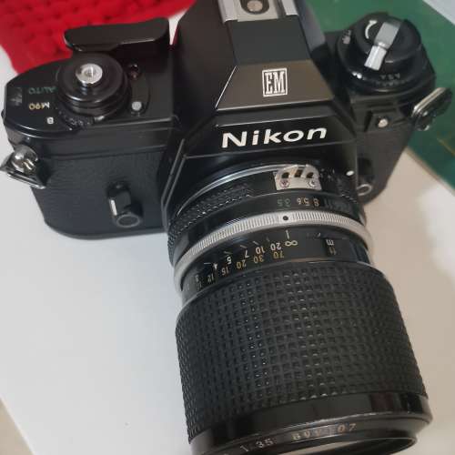 Nikon EM 連 35-105