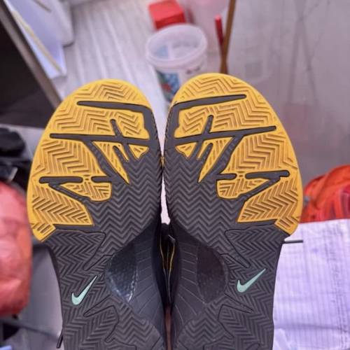 kobe4 黃黑色
