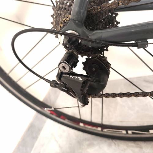 Giant 公路車 | 鋁架碳叉 | SHIMANO 105 套件 22速& ULTEGRA 曲柄 | Campagnolo 輪...