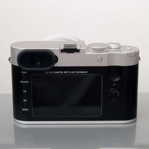 Leica Q silver