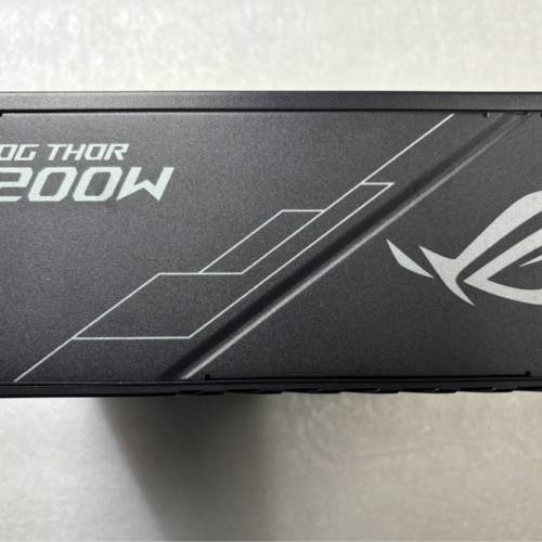 ASUS华硕ROG雷神一代1200W带LED显示功耗