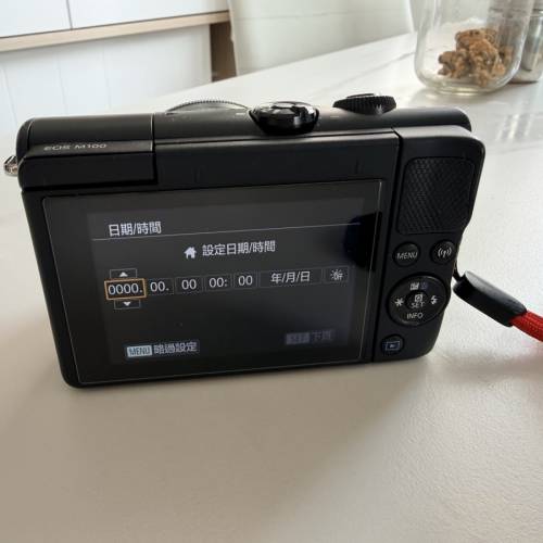 canon m100 + 22mm + 15-35 kit lens