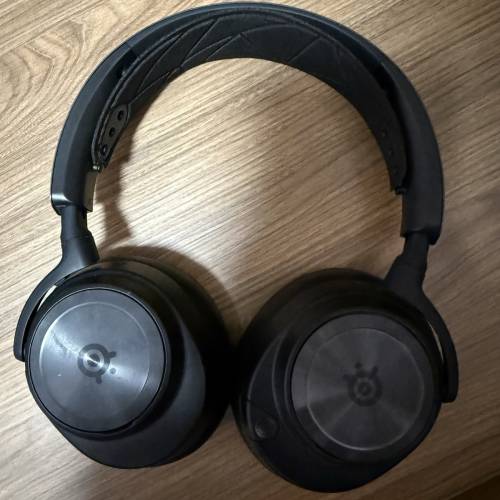 賣9成新SteelSeries Arctis Nova Pro