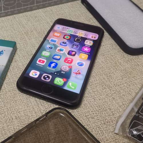 私人iphone se3黑色港版256GB 95%新