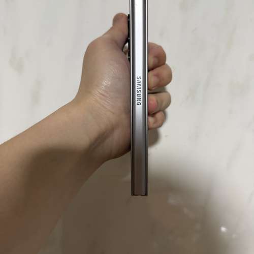 全網最平🔥Samsung galaxy fold 6 12+256美版單卡+esim銀色