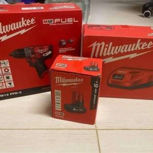 (全新有盒) Milwaukee M12 FUELTM電鑽 , 3.0Ah 鋰電池 及充電器 , 各一件