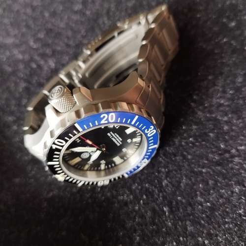 Deep blue 美國 t100 batman 氚氣燈500米潛水錶