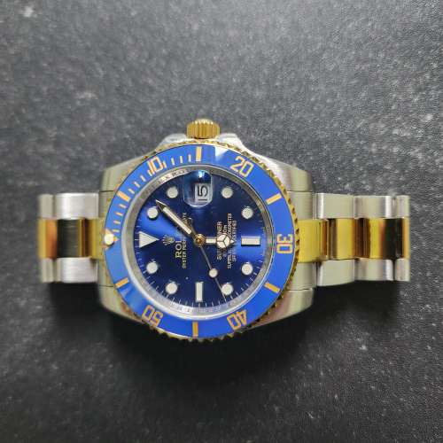 玩具 ROLEX 116613LB. Submariner Date  間金藍水鬼腕錶一隻。。98%新 想要交換其他...