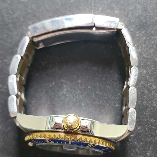 玩具 ROLEX 116613LB. Submariner Date  間金藍水鬼腕錶一隻。。98%新 想要交換其他...