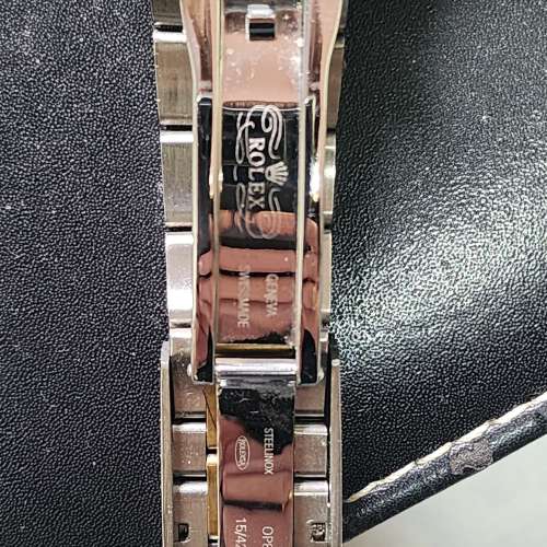 玩具 ROLEX 116613LB. Submariner Date  間金藍水鬼腕錶一隻。。98%新 想要交換其他...