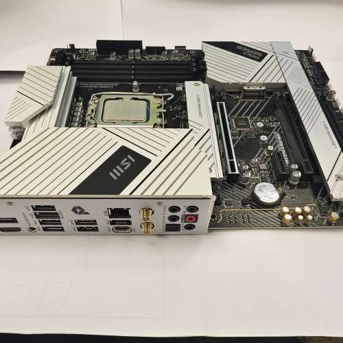 代售MSI PRO Z790-A MAX WIFI 7 (DDR5) 95%New 送 MSI USB4 PD100W Pcie Card not,...