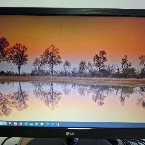 LG 20M38H-B 20" monitor 當零件賣