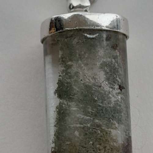 巴西水晶綠幽靈吊墜22x12x9mm.配上廿四寸不銹鋼頸鏈。no.3.4.26