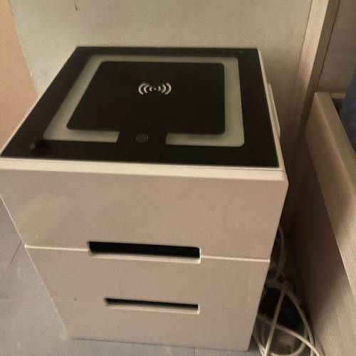 智能無線充電床頭櫃