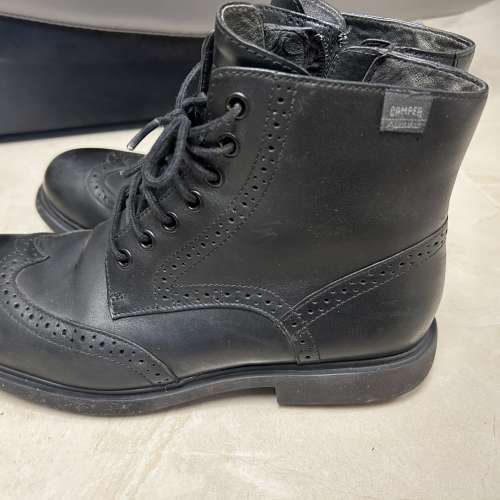 【85% 新】Camper 黑色真皮雕花短靴 EU 39