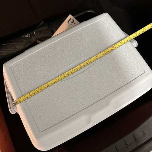 新淨：美國品牌 Rubbermaid 保溫冰箱 Portable Insulated Ice Chest Cooler Box