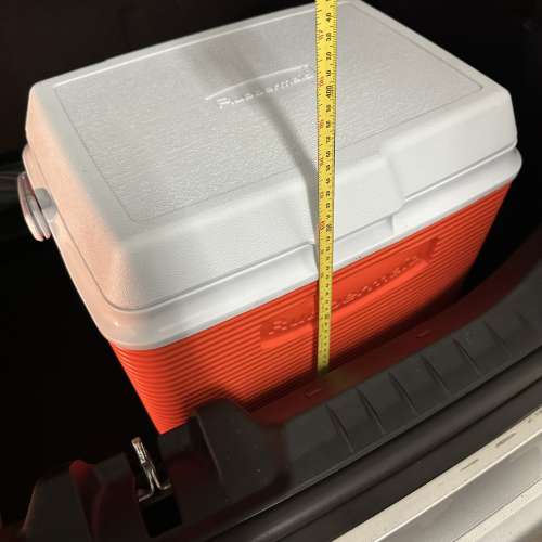 新淨：美國品牌 Rubbermaid 保溫冰箱 Portable Insulated Ice Chest Cooler Box
