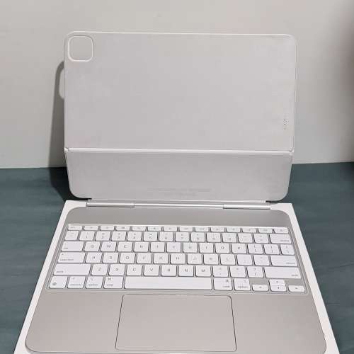 Magic Keyboard for iPad Pro 13 (M4/M5)