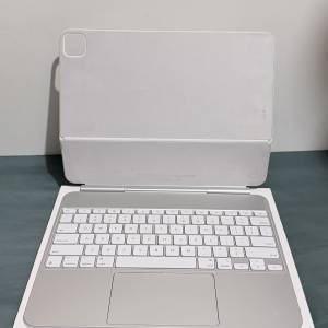 Magic Keyboard for iPad Pro 13 (M4/M5)
