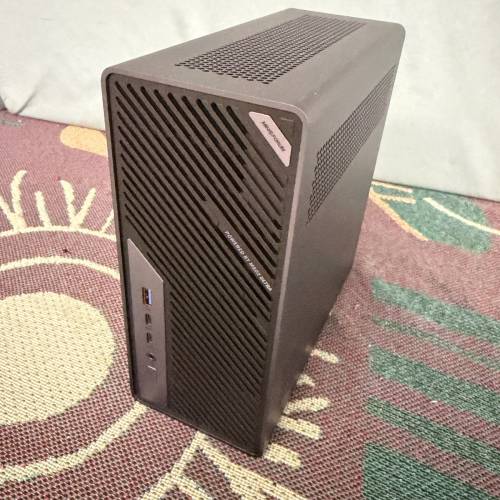 Minisforum MS-02 Ultra Asus 5060 LP