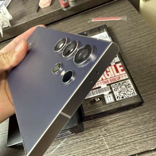 Samsung Galaxy S24 Ultra 512gb紫色鈦金屬，港行雙卡極新，冇修冇拆，所有功能正常...