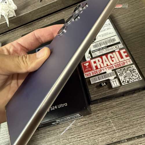Samsung Galaxy S24 Ultra 512gb紫色鈦金屬，港行雙卡極新，冇修冇拆，所有功能正常...