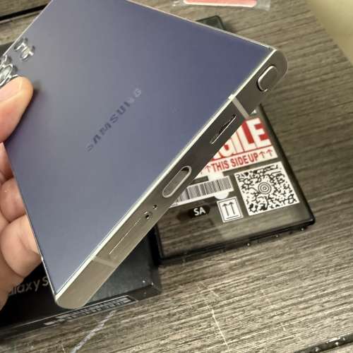 Samsung Galaxy S24 Ultra 512gb紫色鈦金屬，港行雙卡極新，冇修冇拆，所有功能正常...