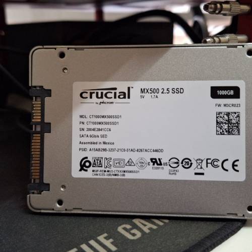全新Crucial MX500 1TB